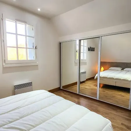 Casa de Férias Maison Pour 8 Personnes, Avec Piscine